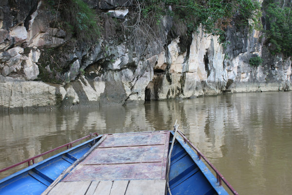 Cruising along Năng river