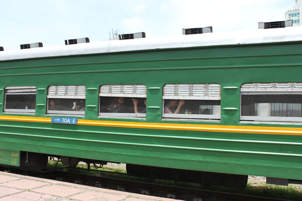 Train Hanoi - Yên Bái