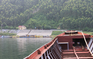 The boat is approaching Thác Bà dam