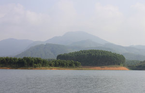 Islands on Thác Bà reservoir