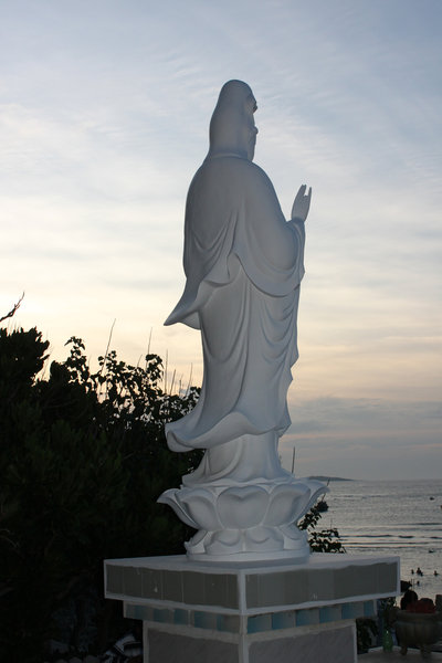 Buddha statue at Cave pagoda (Chùa Hang)