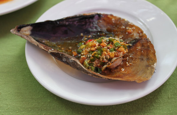 Sò điệp nướng (grilled oyster meat) in Cù Lao Chàm island