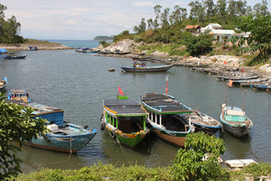 Boats on the Lao island (Âu thuyền)