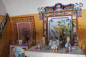 Inside Âm Linh temple on the Lao island