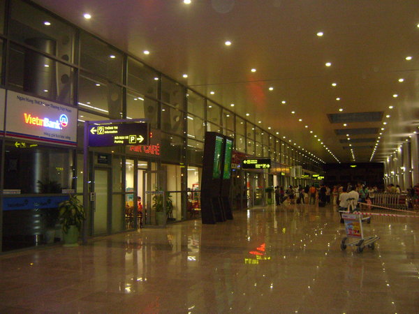 Inside Đà Nẵng international airport