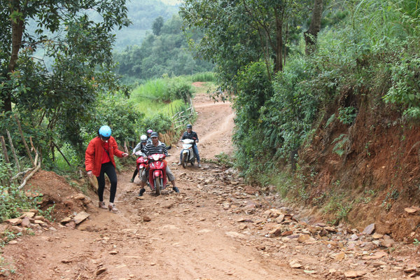 The road in La Pán Tẩn commune