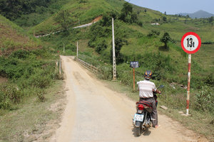 The road in Trạm Tấu - up and down