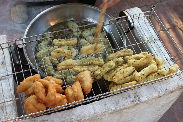 Street food "Quẩy" in Sơn La city