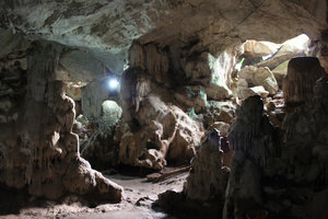 Hang Dơi (Bat cave) in Mộc Châu townwn