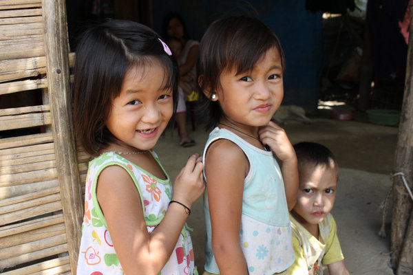 Cống ethnic children in Mường Tè