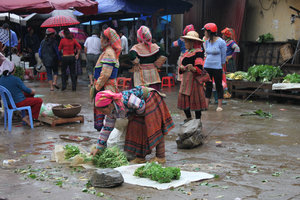 Market in Xín Mần town