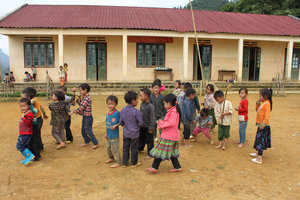 H'mong children in Simacai