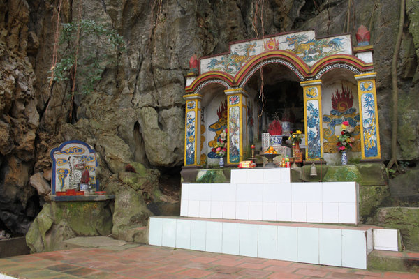 A temple by stream in Tam Cốc