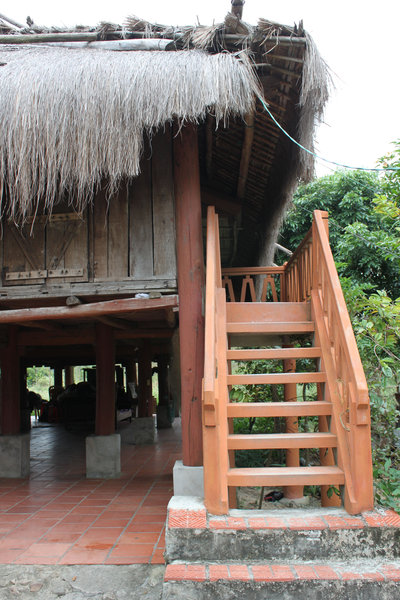 Stilt house on Ngọc Vừng island