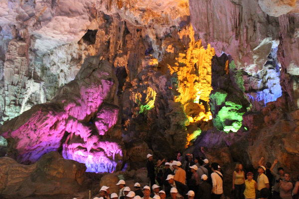 Thiên Cung cave - Hạ Long bay