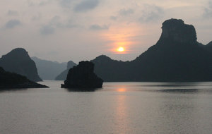 Sunset over Hạ Long bay