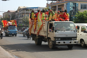 Lion dance group on two pick-ups