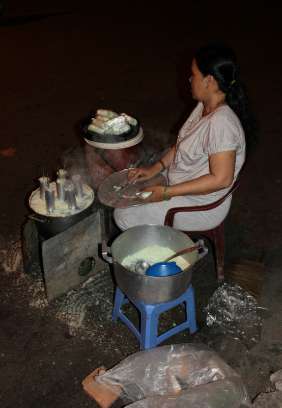 Bánh ống lá dứa (coconut cake) in Hà Tiên