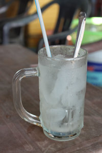 Juice made from palm tree (Nước thốt nốt)