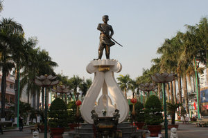 Statue of Nguyễn Trung Trực hero (against French)