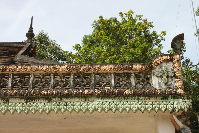 Decoration of roof at Sóc Cột temple 