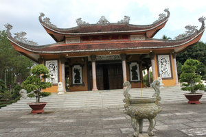 Bác Nhã pagoda (near Dambri waterfall)