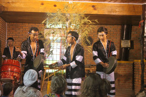Performance of the Raglay people