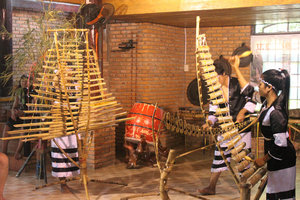 Performance of the Raglay people