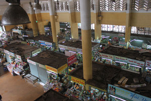 Inside Đà Lạt market