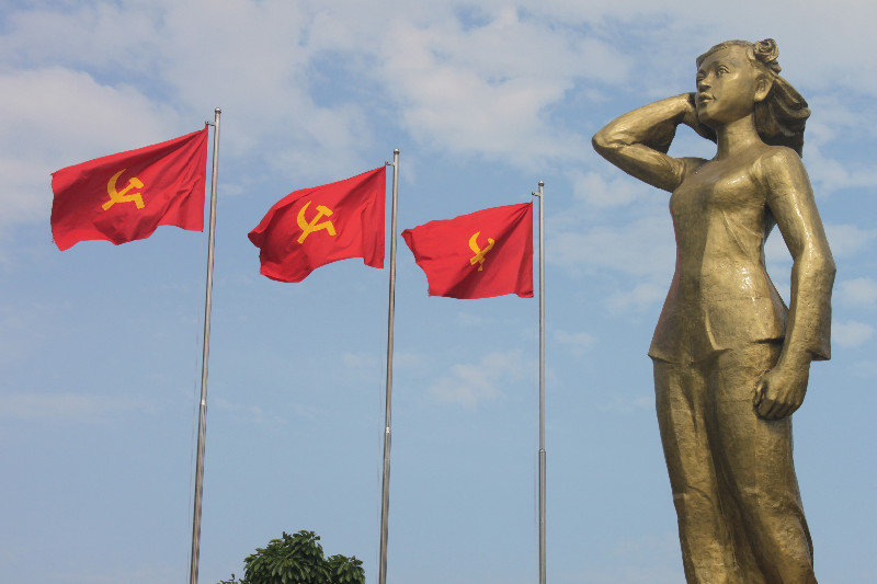 Statue of Võ Thị Sáu heroine in Đất Đỏ town