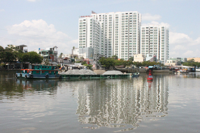 Kênh Tẻ canal in District 4