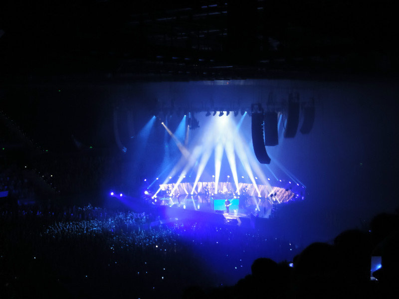 Muse live in concert in Brisbane (10 Dec 2013)