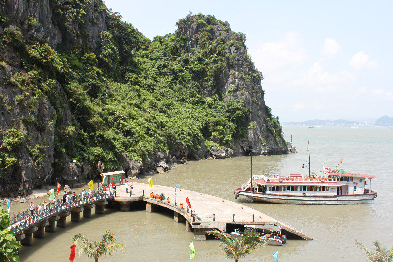 View of Hạ Long bay from Thiên Cung cave