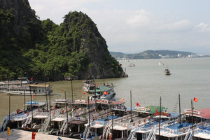 View of Hạ Long bay from Thiên Cung cave