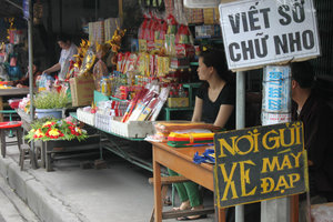 Shops outside Cửa Ông temple