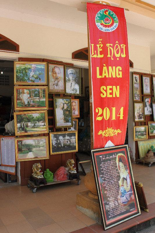 Souvenir shop in Sen village