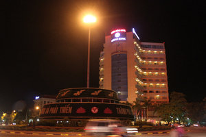 Vinh city at night
