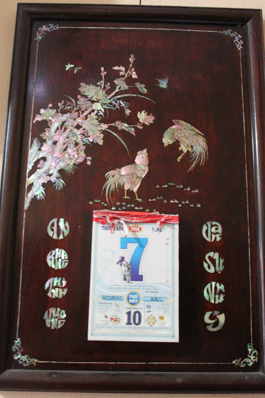 Mother-of-pearl inlay calendar