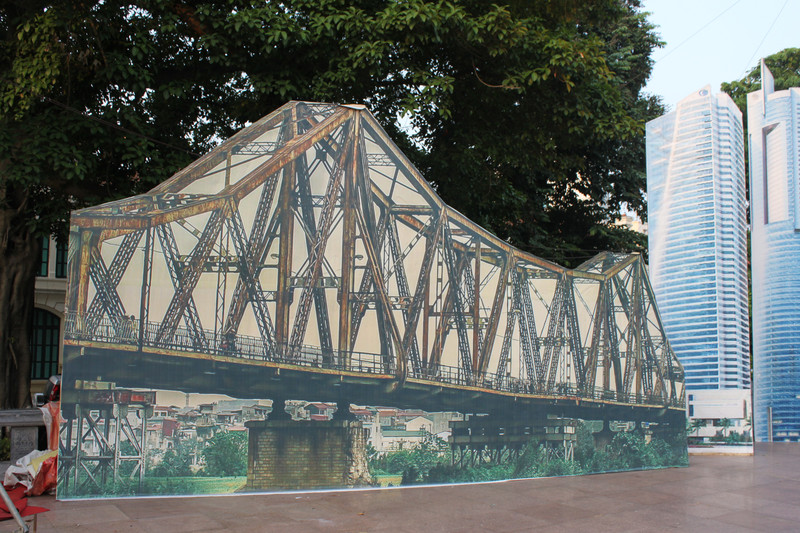 Picture of Long Biên bridge