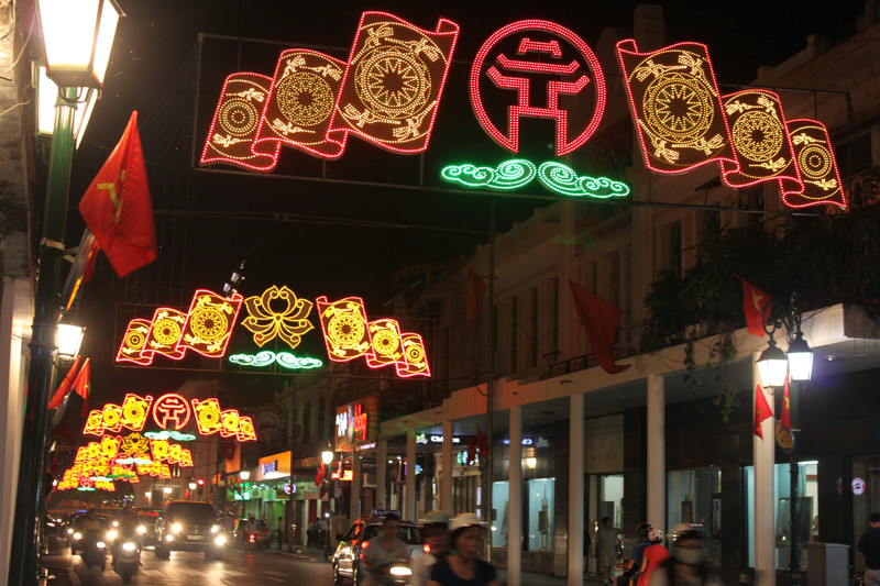 Hanoi's streets at night