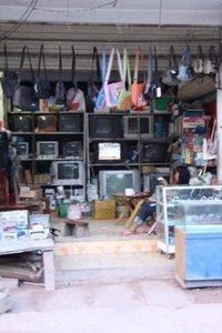 Pakbeng tv shop