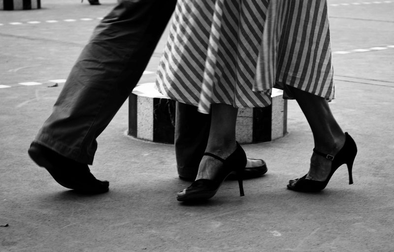 Tango Outside the Louvre