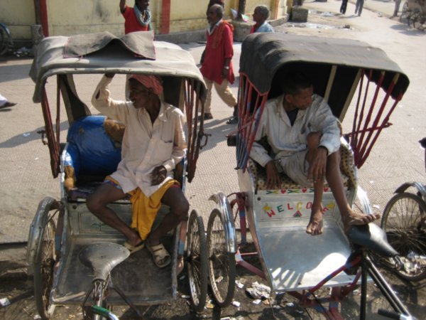 rickshaw guys chilling out