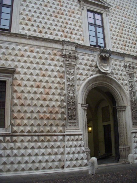 Il Palazzo Dei Diamanti