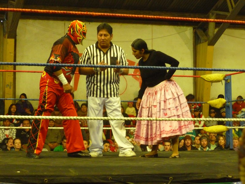 Cholita vs Luchador