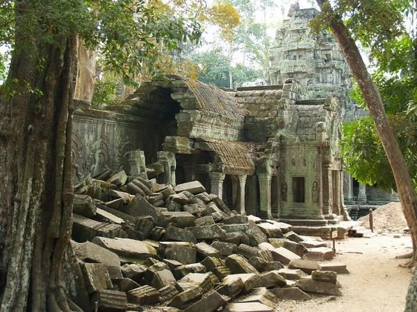 Ta Phrom - More ruins