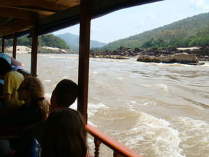 Loas - Travelling up the Mekong by Boat