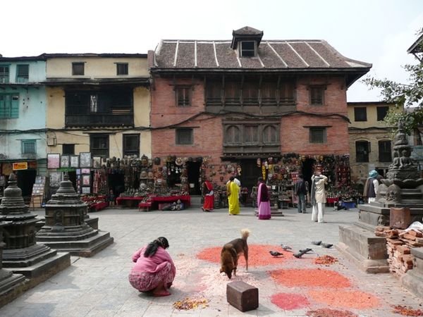 Scène de vie quotidienne dans Kathmandu