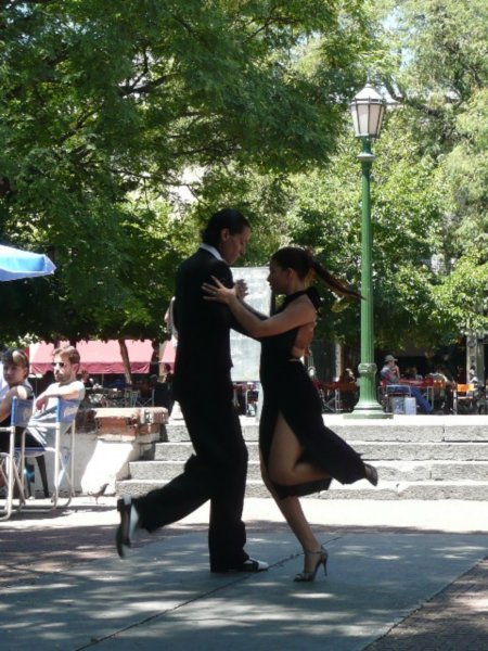 Couple dansant le tango (1)