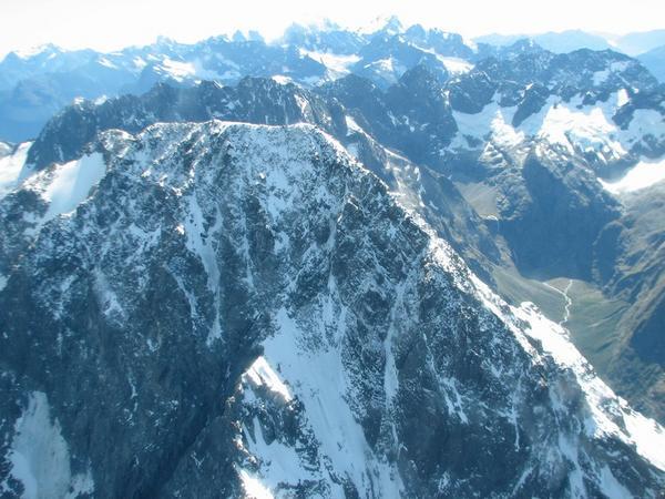 RETURN FLIGHT: Snowy Peaks / VUELO DE REGRESO: Picos Nevados